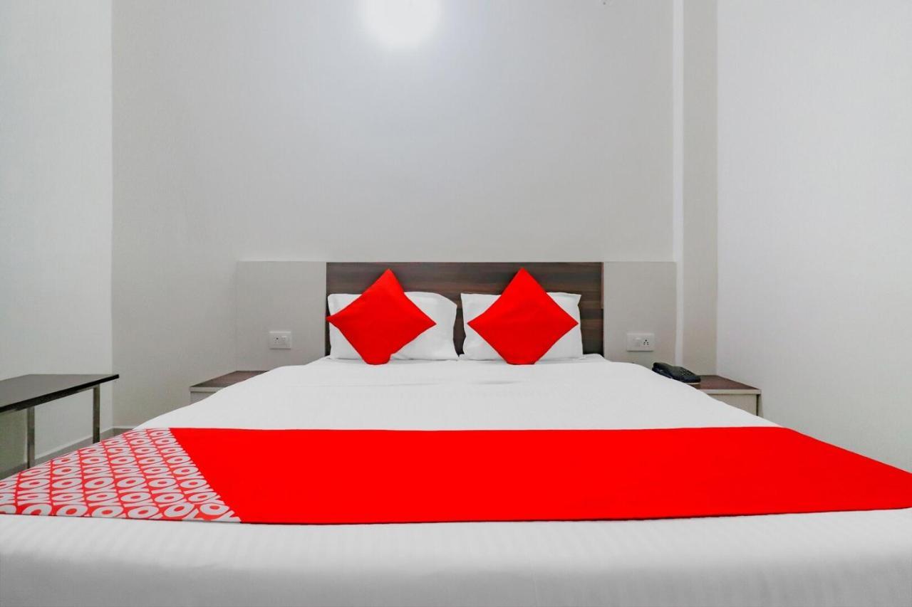 Rajlakshmi Guest House Mathura Exteriör bild