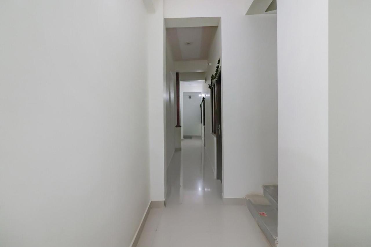 Rajlakshmi Guest House Mathura Exteriör bild