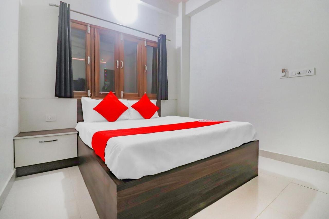 Rajlakshmi Guest House Mathura Exteriör bild