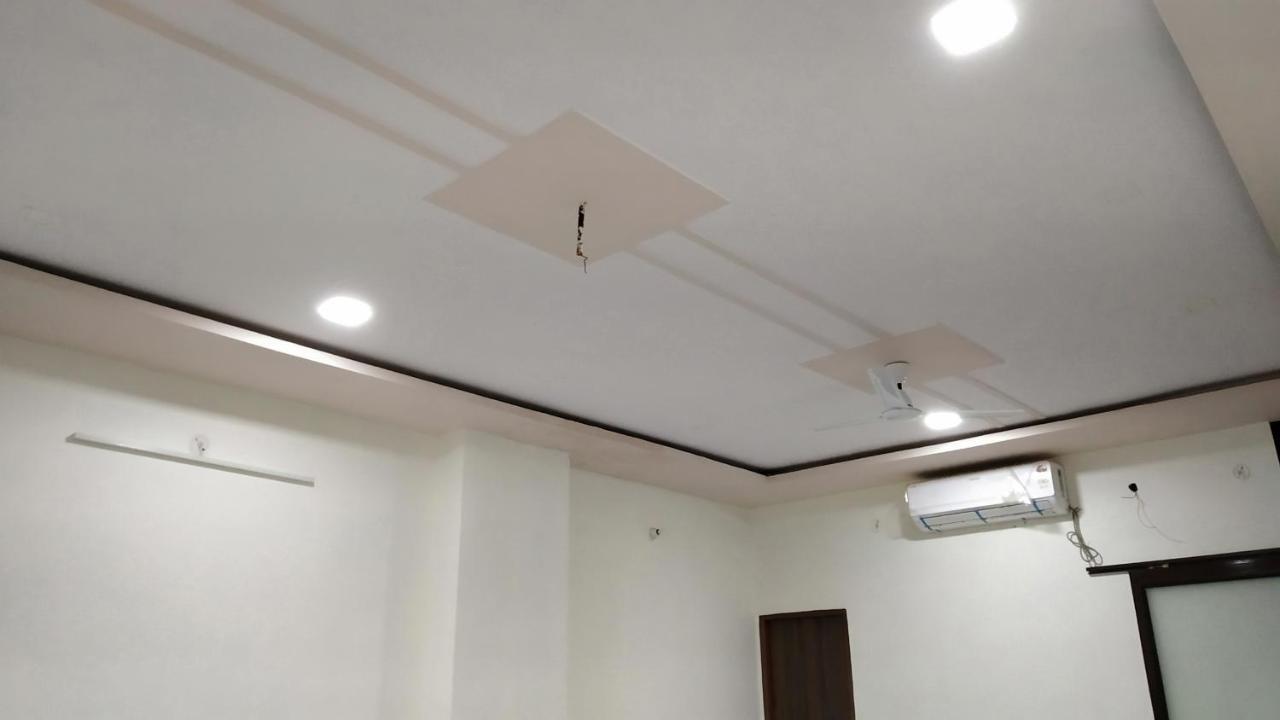 Rajlakshmi Guest House Mathura Exteriör bild
